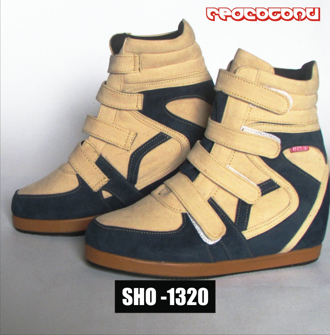 NEW ARRIVAL //
SNEAKER WEDGES //
NAVY CREAM SUEDE //
CODE : SHO - 1320 //
SIZE:  38 //
PRICE : IDR. 350K //