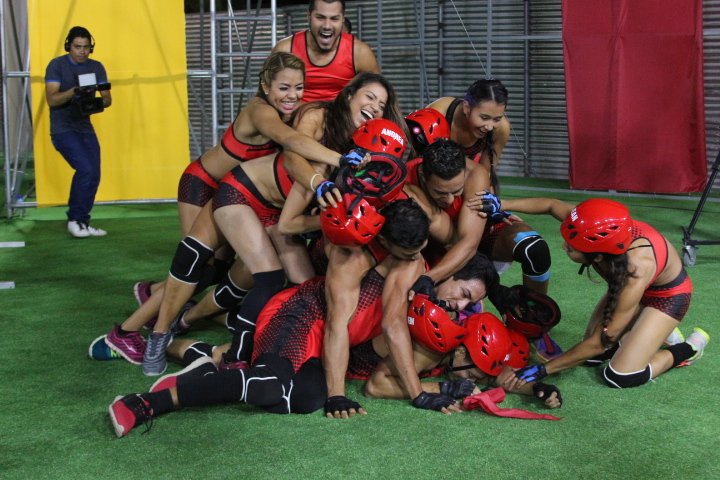 ¡El equipo rojo como el primer ganador en el inicio de #Calle7ElSalvador! ¿Eres furia roja?