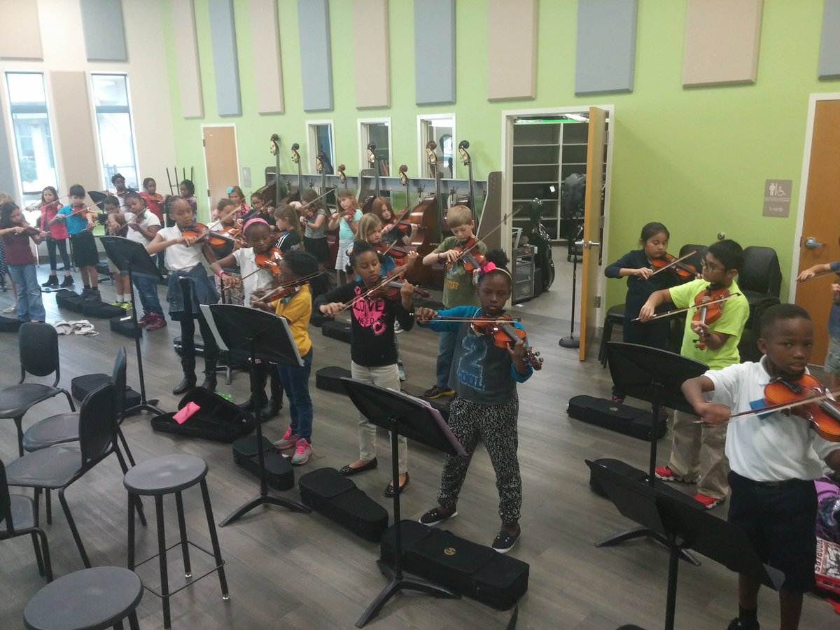 Bring_The_Music's tweet photo. Our amazing third grade violin class today. So proud of their growth! #innerpulse #innerear #homegrowntalent https://t.co/SjNXSTvqdD