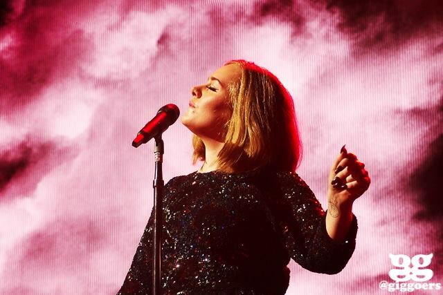 adeleonlinebr's tweet image. Fotos: #AdeleLive2016 na The SSE Arena em Belfast.