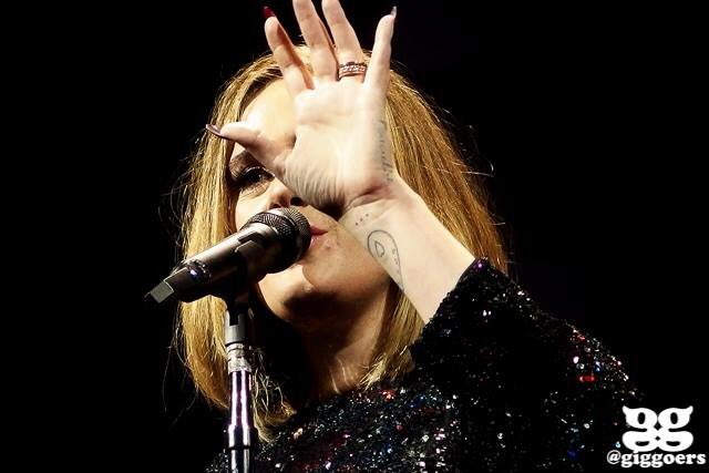 adeleonlinebr's tweet image. Fotos: #AdeleLive2016 na The SSE Arena em Belfast.