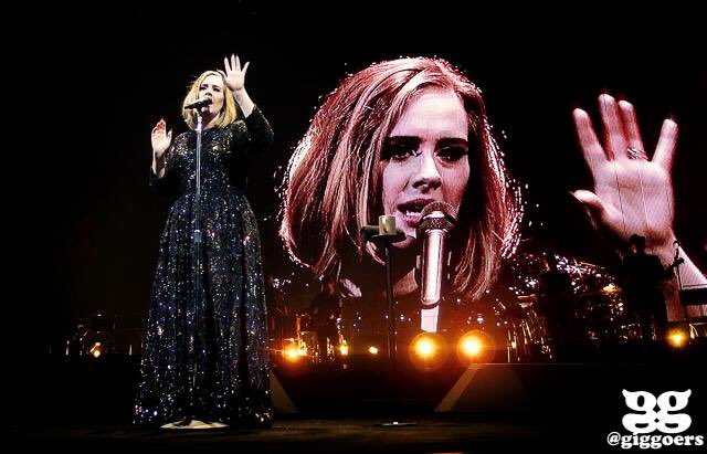 adeleonlinebr's tweet image. Fotos: #AdeleLive2016 na The SSE Arena em Belfast.