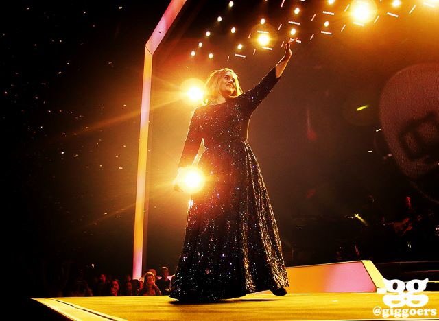adeleonlinebr's tweet image. Fotos: #AdeleLive2016 na The SSE Arena em Belfast.