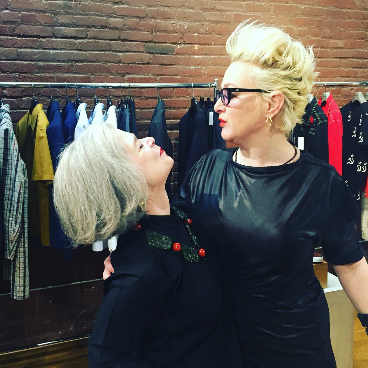 setlinger's tweet photo. Fabulous squared: @xintra and Helen Shumaker at Cintra's book signing. #fearandclothing https://t.co/NN2WWlKNM0