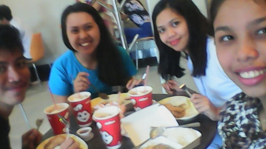 minjiygieee's tweet photo. #Goals 👭👭💞 @lowpesanghelo #desiree #rosebel https://t.co/p3N8oBouVB