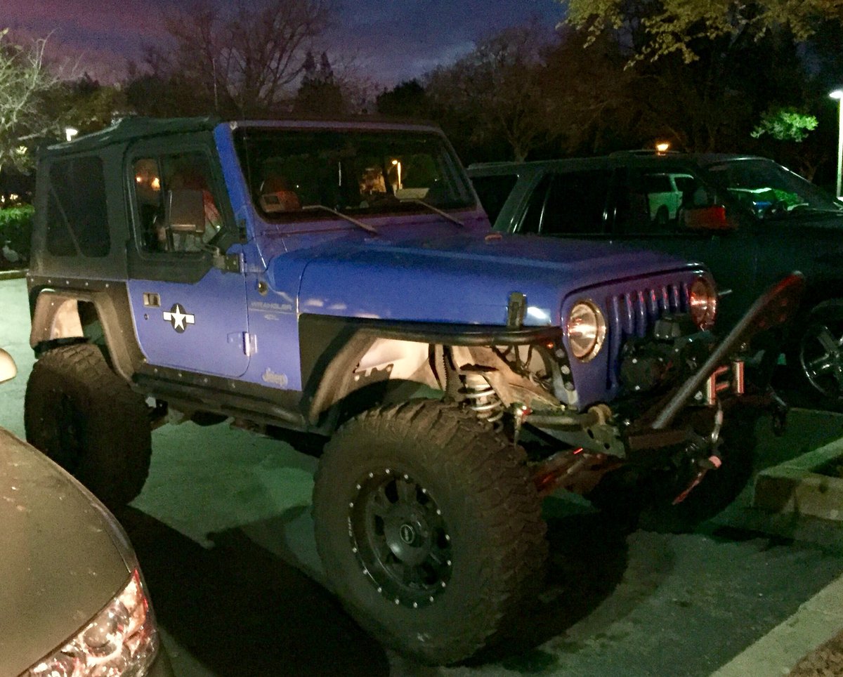 DeanneVendetti's tweet photo. #JeepCreep on a serious #badassblue thang๐๐ผ๐ฅ๐ @THEJeepMafia @kensterling13 @CamoJeepKR @LoneStarRox @gecheck62 ๐ค๐ผ๐๐ https://t.co/pV5WsKPHKN