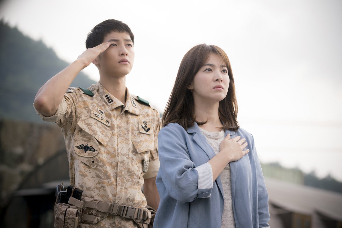 KSeriesAD's tweet photo. ซงจุงกิ ซงฮเยคโย ระหว่างถ่ายทำ #DescendantsOfTheSun ช่อง KBS / คุณทหารกับคุณหมอ💕 https://t.co/BgSAYn1Qa4