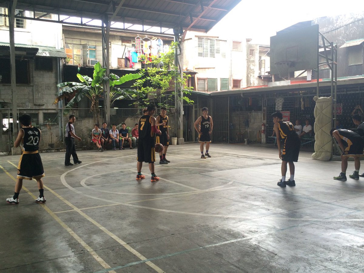 ust_absc's tweet photo. Now starting the 3rd quarter ECO vs PHILO!! #AB120 #TheArcade2016 #AthenaCup2016 https://t.co/QEvX06BSxz