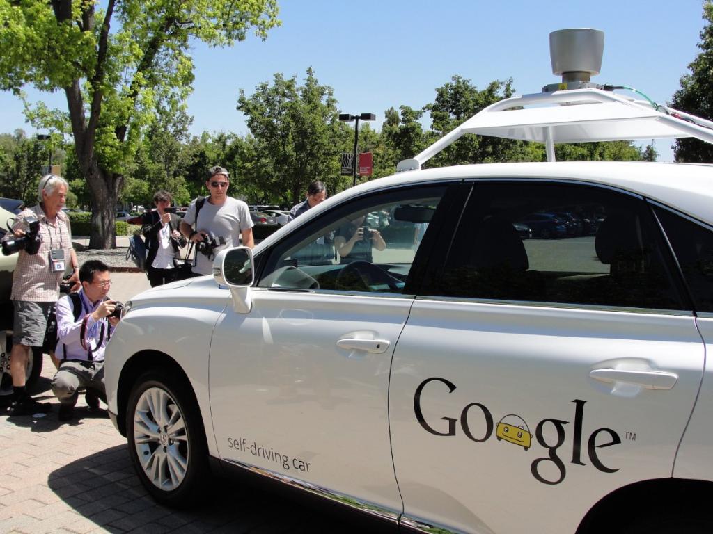 Forbes's tweet photo. Google's self-driving car caused its first accident: https://t.co/qF7vMy4Om8 https://t.co/KjbX62TzrB