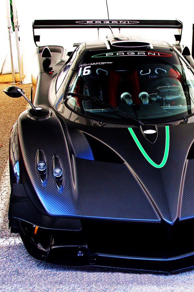 Supercar_tweets's tweet photo. Zonda R😈 #SupercarTweets https://t.co/tcjqOFtako