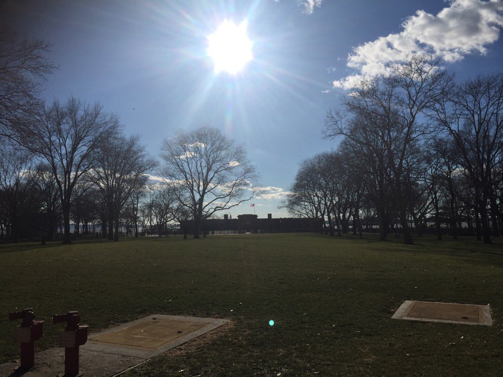 AGSC_NYC's tweet image. Just another beautiful day in the #battery!!! #batterypark #herecomesspring #please #nyackcollege