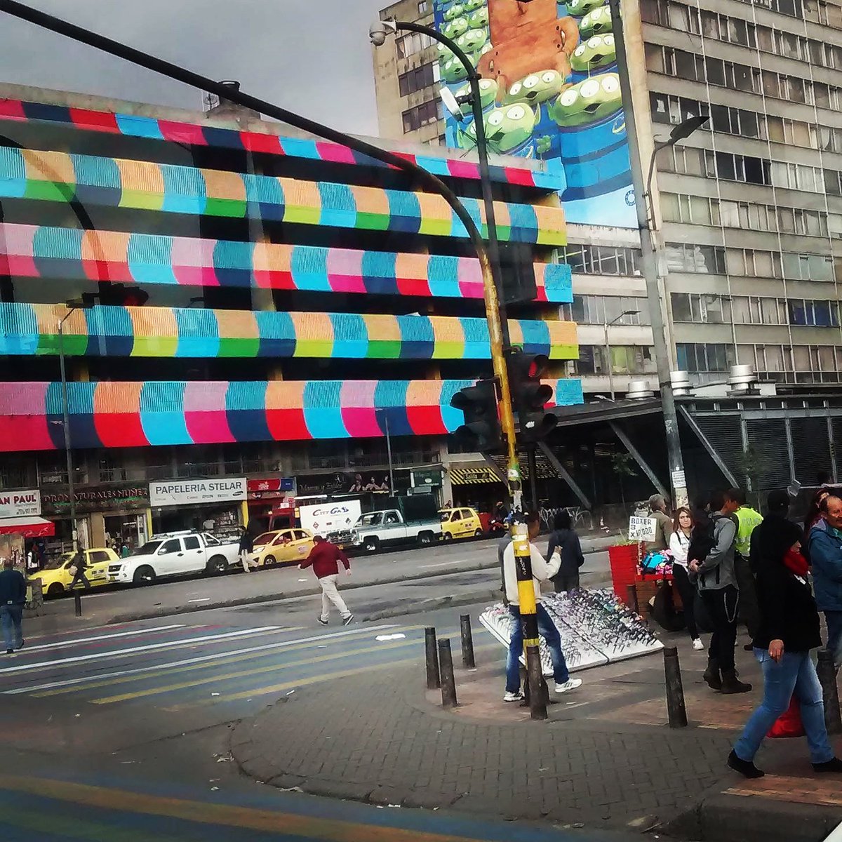 julianpulidop's tweet image. @Cubict3c La ciudad no es cuadrada, es cubic!