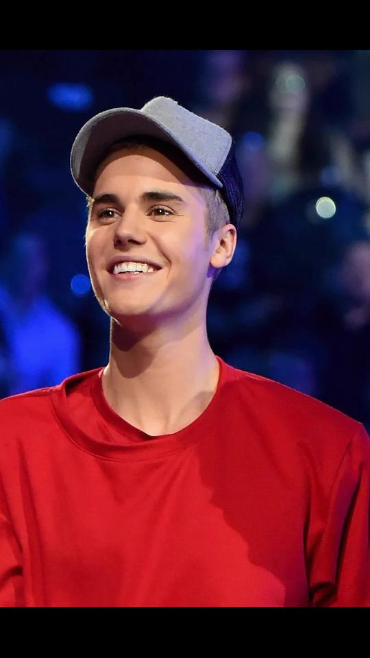 belugonzales13's tweet photo. Mii Vida 💜 #HappyBirthdayJustinBieber #years22 😭🙈😍💜💜 https://t.co/9RxKhh0r4A