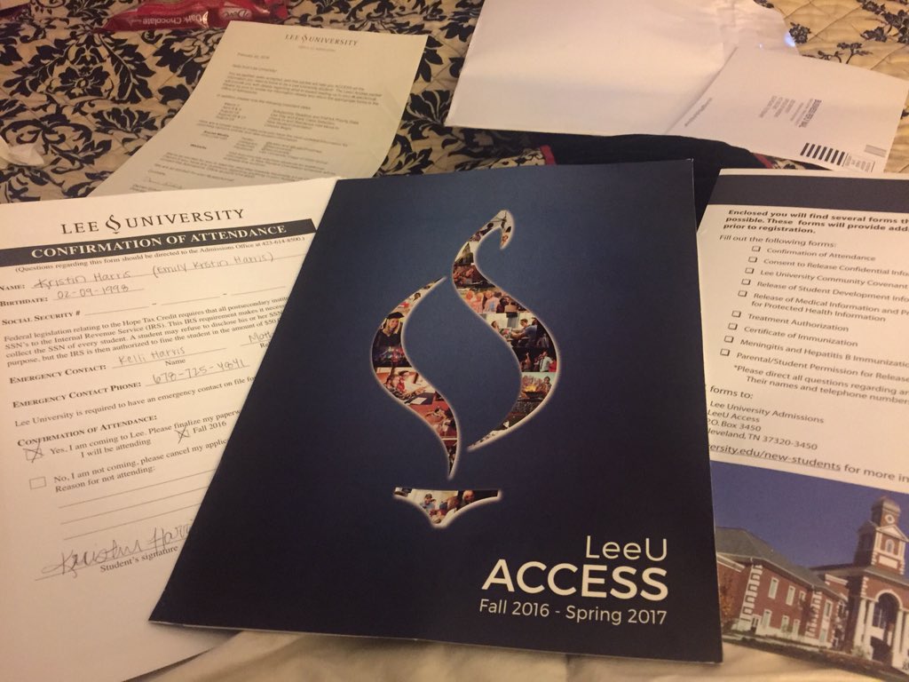 emilykh_15's tweet photo. Things just got real...😅😍😍 #officialcommitment #ClassOf2020 @LeeU https://t.co/TMrgMJAnOR