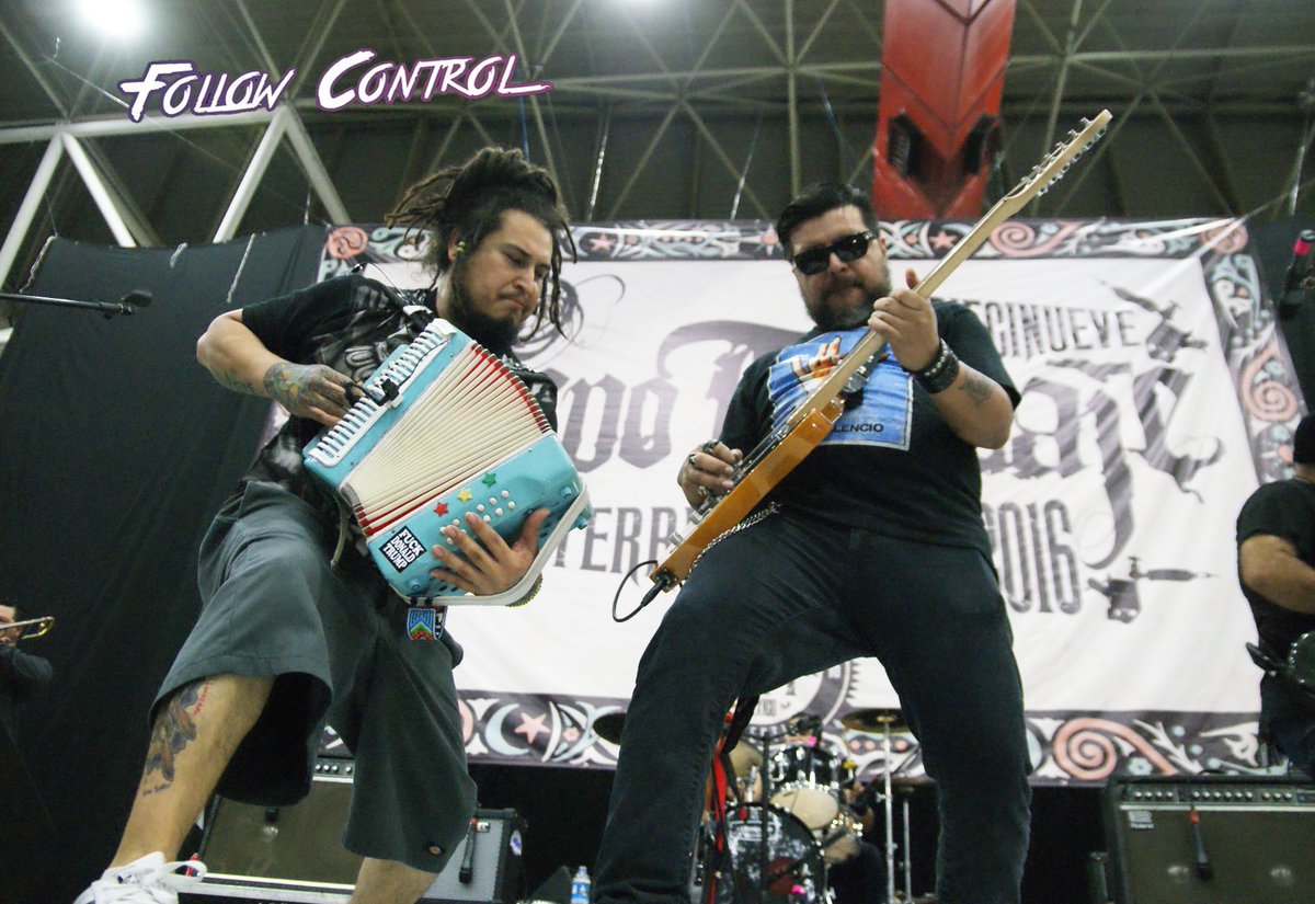 followcontrol's tweet photo. #WarningDangerRiotTime @_ElGranSilencio presentando su nuevo EP síguenos en facebook para ver la galería completa https://t.co/jnRFFXz8T7
