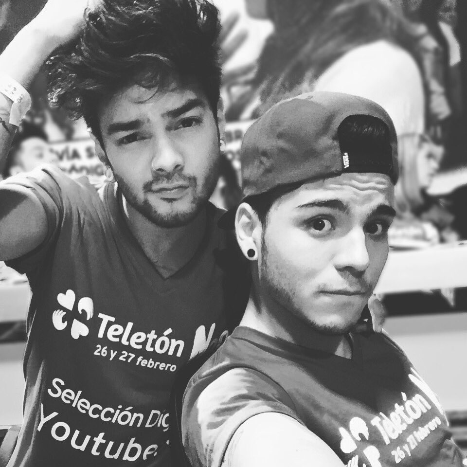 Juanjaramilloe's tweet photo. Muchas gracias por ayudarme, que apoyen a mis amigos también me hace feliz a mi🐘💙 #KCA #VotaSebastianVillalobos https://t.co/yhDKMUM8L6