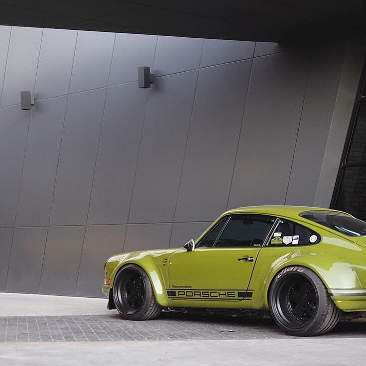 Porsche Lover tweet media