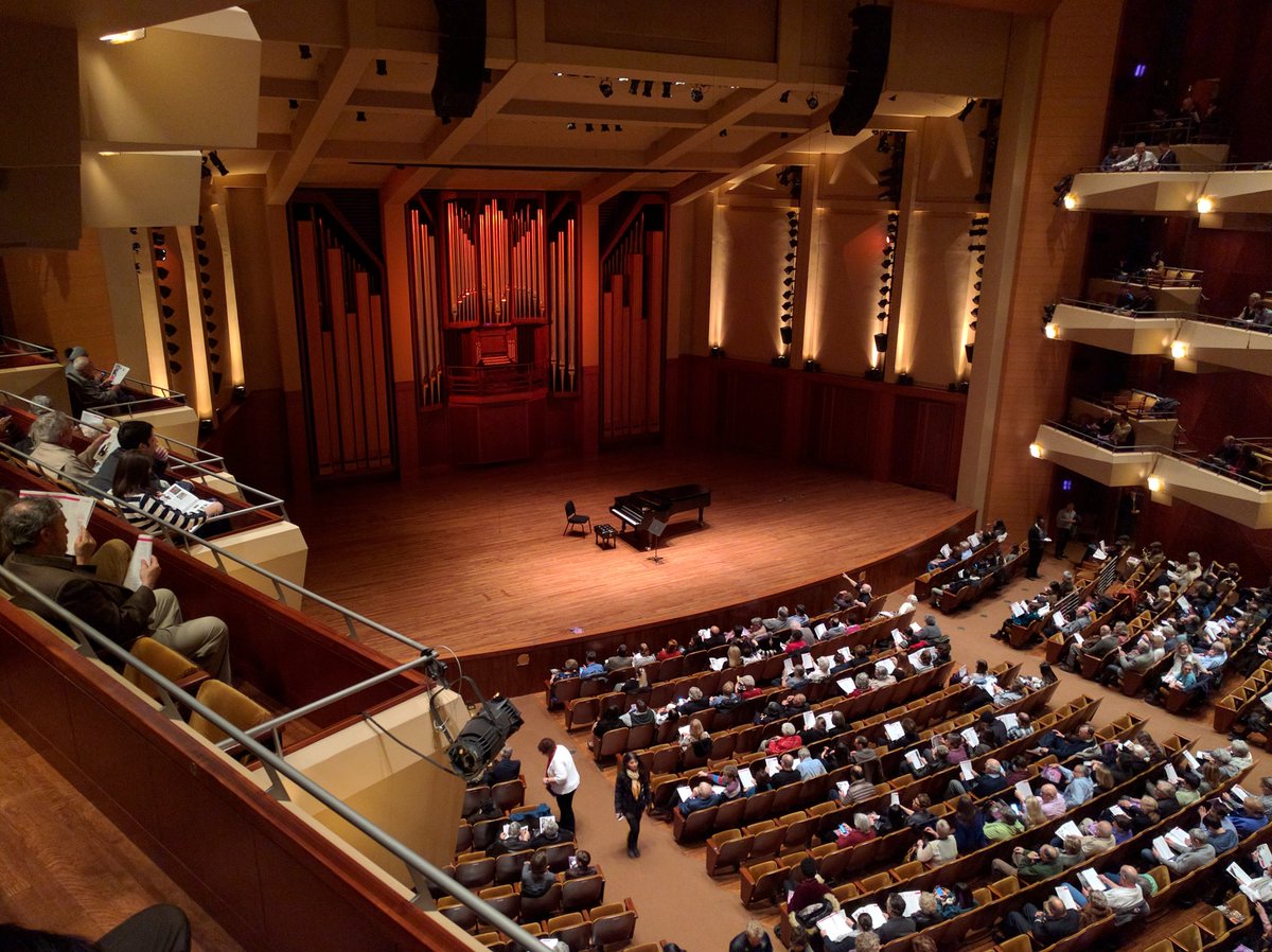 MrDBCross's tweet image. The calm before the storm of #ItzhakPerlman at the @seattlesymphony tonight