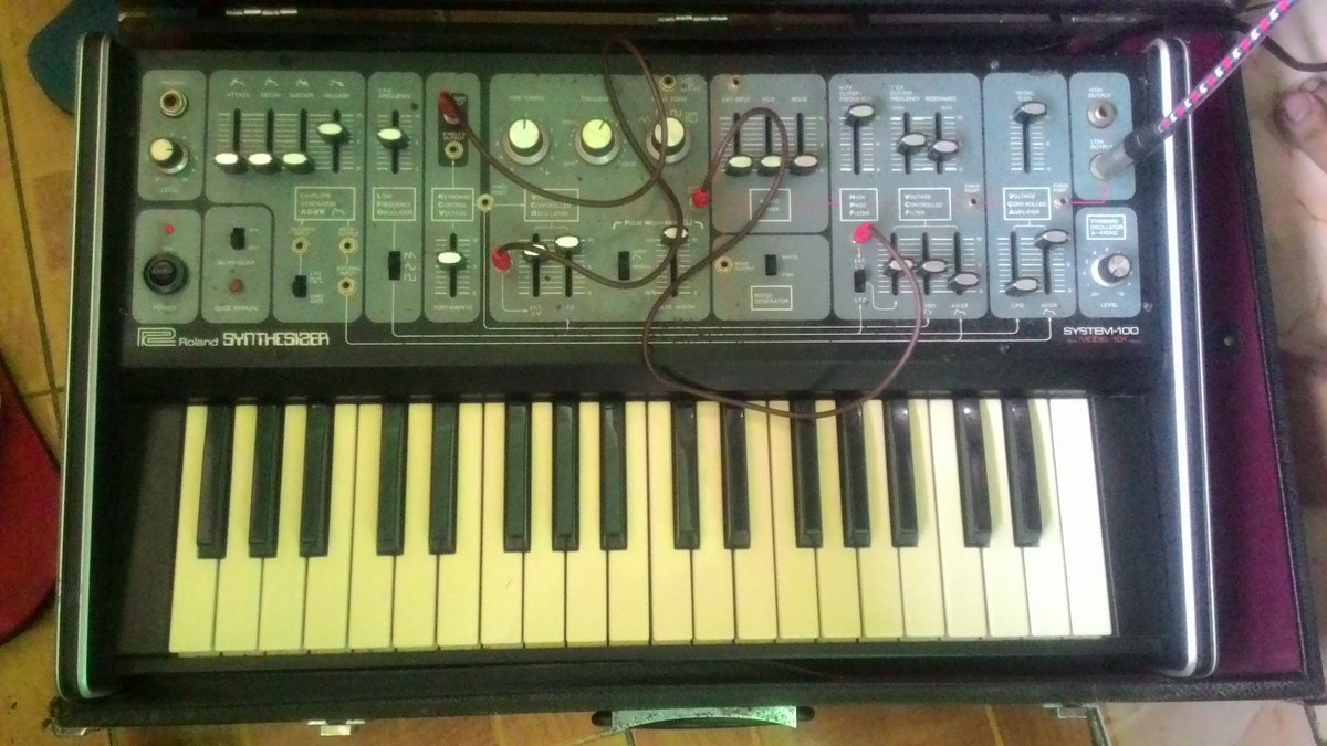 candyawan's tweet image. Di jual roland system 100 vintage langka yg minat hubungi langsung 081288979506,0816963110 pin 5CE5BE5D