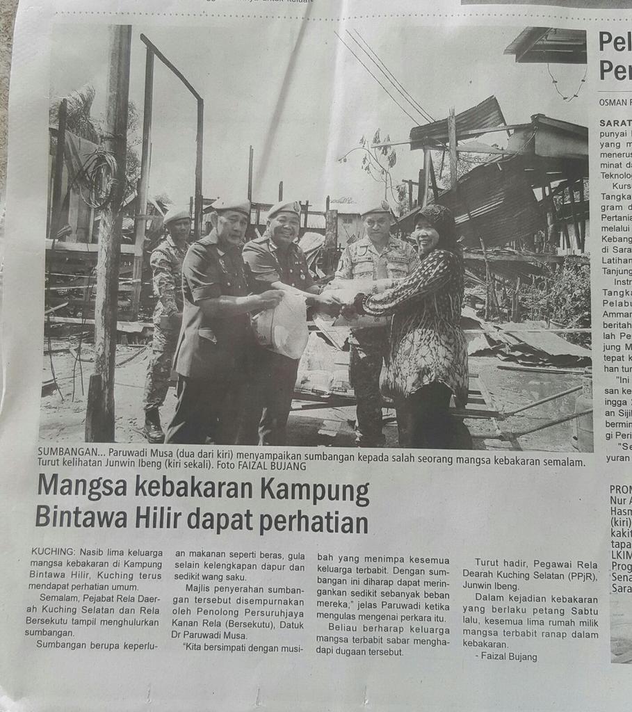 #BaktiRELA Bantuan kpd mngsa kbakaran d Kg Bintawa Hilir, Kchg, Srwak. <a href="/Zahid_Hamidi/">Zahid Hamidi</a> <a href="/KDNPUTRAJAYA/">KDN🇲🇾</a> <a href="/KPrelamalaysia/">KP RELA</a>