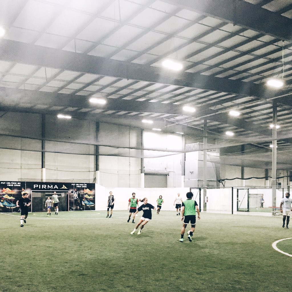 Turfmapp's tweet photo. Turfmapp Mini Challenge - three team rotation format. The stake is high! #turfmapp #findsoccernearyou #chicagoindoor https://t.co/30dekllvrp