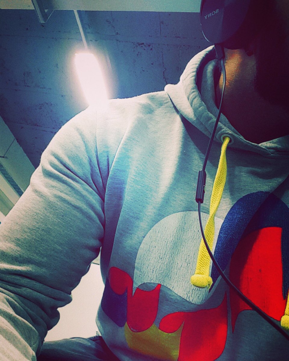 FiliMillz's tweet photo. Shoulder Sesh. Happy Tuesday. #MorningGrind #GymMotivation #Fitness #Health #Gains #GoodVibes #LuxeFit #TeamLXFT https://t.co/5OXADHL1RD