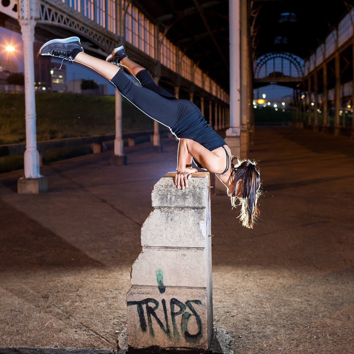 Reneunderhay's tweet photo. Jozi is breathtaking! #calisthenics #streetworkout #fitness #balance #strenght #handstand #upsidedown https://t.co/JITUX4rA5l