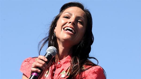 jenkers_en's tweet image. Husband: Singer Joey #Feek near death jenke.rs/i8EUn5