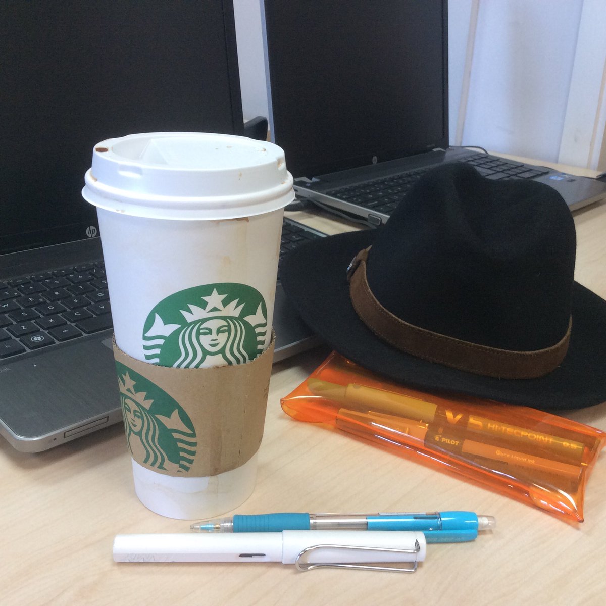 comcadadia's tweet photo. #cursmkdigital #fashionblogger
Buenos dias my friends. Ya estoy de vuelta. 3r dia de curso y con mucho glamur. https://t.co/D50Ac1ilzM