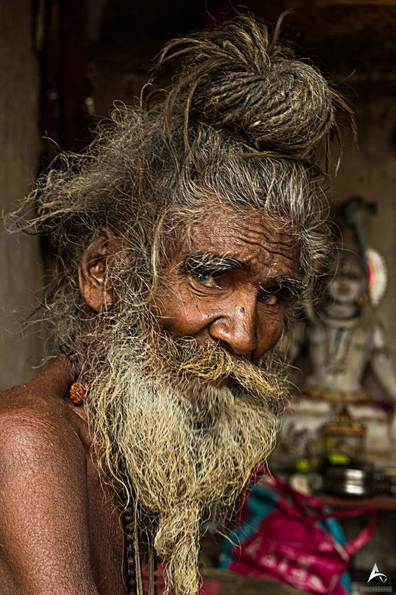 Envejecer es como escalar una montaña:cuando subes las fuerzas disminuyen, pero la mirada es libre, amplia y serena.