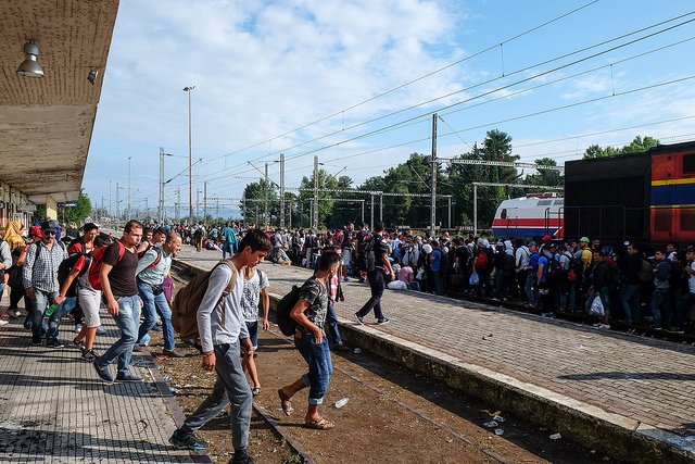 #Macedonia police use tear gas on refugees as +7,000 left stranded at Greek border bit.ly/1TjSKNi #Idomeni