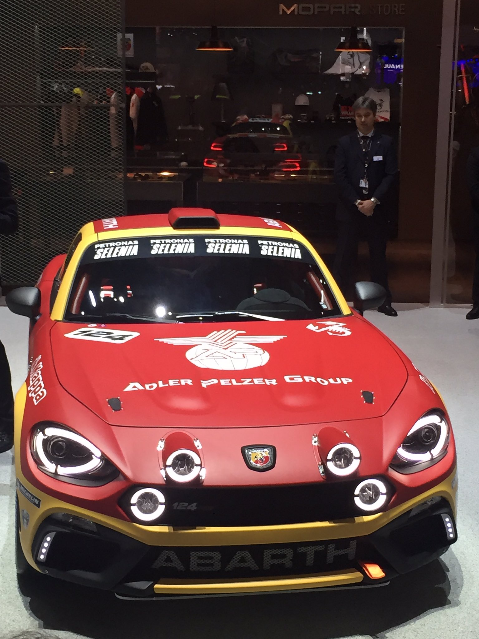 Ccc9J-CW8AA95qB.jpg:large