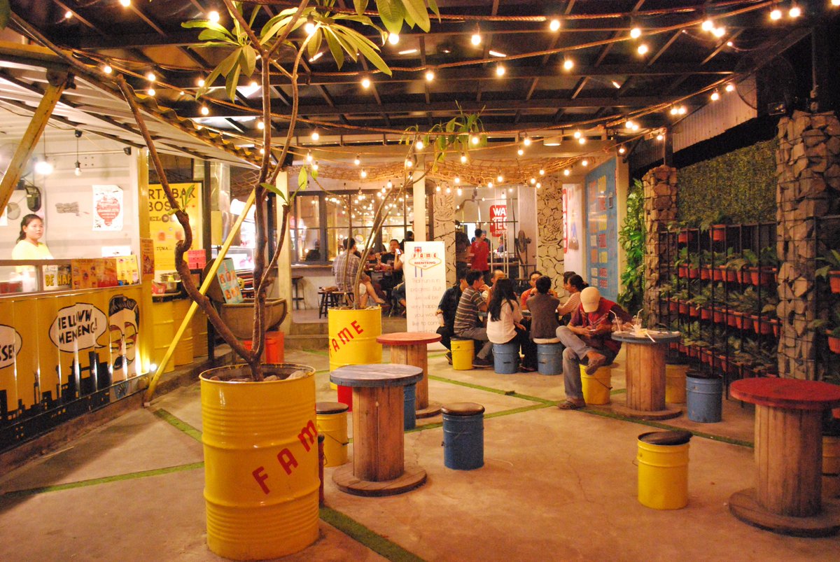 FAME with #martabakboss #satesosial #wartegexpress
#sate #warteg #martabak #eat #food #menteng #foodartmentengest