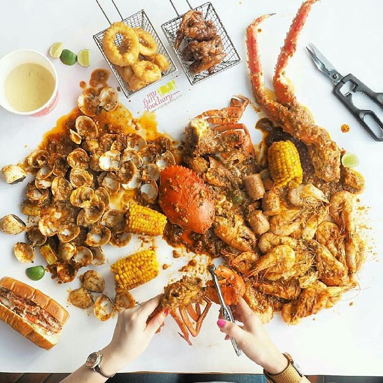 Something messy for lunch?? try it <a href="/theholycrabid/">The Holy Crab Id</a> at Petitenget Street, Bali