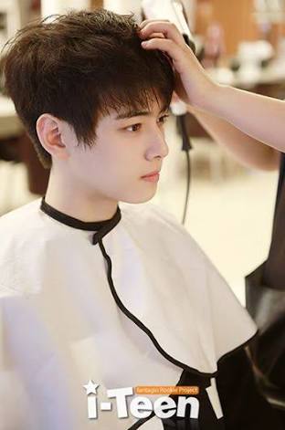 lovexbinu's tweet photo. The most handsome predebut photos I've ever seen in my life. πππ
#ChaEunwoo #reallifeprince https://t.co/svWKUqDioF
