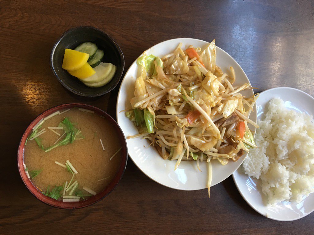 judittokyo's tweet photo. #lunch set #Tokyo #yasai #niku #itame #vegetables & #pork #sautee #rice #miso soup #pickles 780 #yen https://t.co/iZFkb4BKZ0
