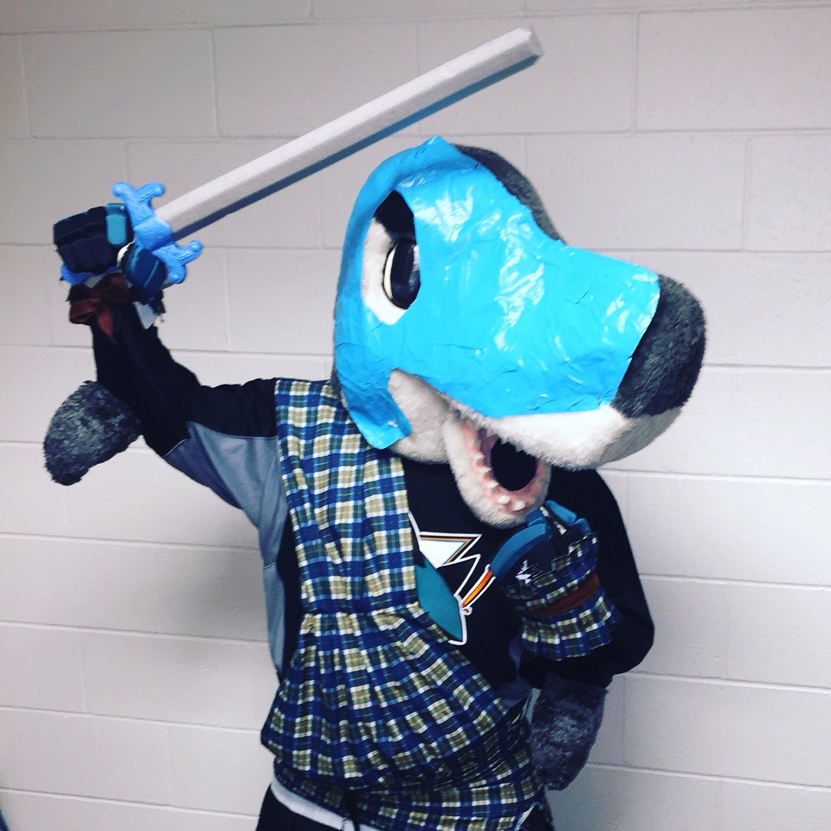 sjsharkie's tweet photo. #BraveFish https://t.co/uFlIwU8oXA
