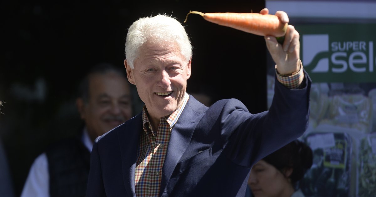 TheScope's tweet photo. Bill Clinton says going vegan saved his life https://t.co/0tv2vVcw5D https://t.co/mmbGk00BVa