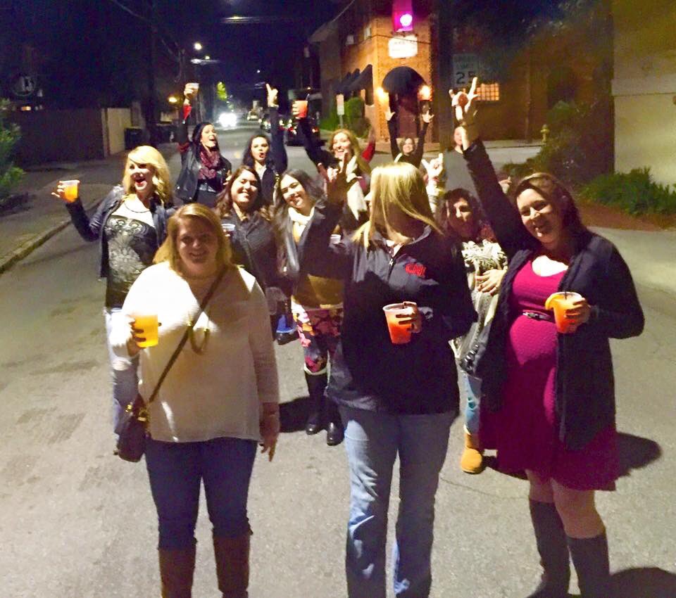 Venusnep's tweet photo. Always great to see @KristenAshley68 &amp; these other awesome ladies! #ApollyCon2016 #RockChicks #BookWorm #Savannah https://t.co/LrMBVYUmSF
