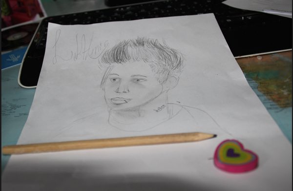 JullenL's tweet image. I tried to draw @Luke5SOS but it is really bad.. But I hope you like it anyway and please retweet? #5sosfanart ❤️❤️