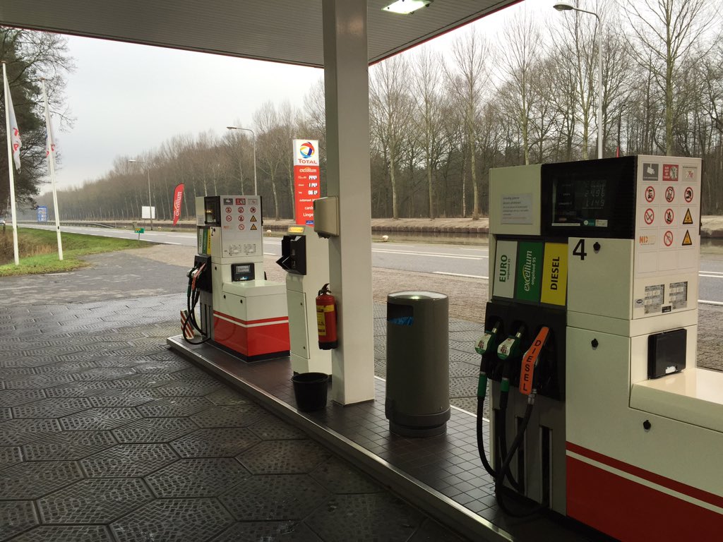 Waar ligt het goedkoopste tankstation van de Euregio? <a href="/L1/">L1</a> zoekt het vanochtend uit! tips zijn welkom..<a href="/L1MaartenTom/">L1 Maarten en Tom</a>