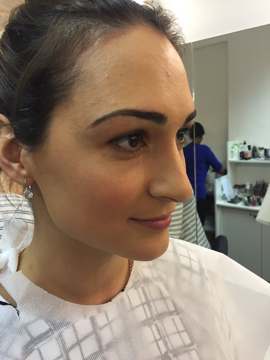lauren_esadler's tweet photo. My first ever pro look @londmakeup for a natural day look. #2daycourse #mua #lsm #bbloggers https://t.co/jWMKDyNolD