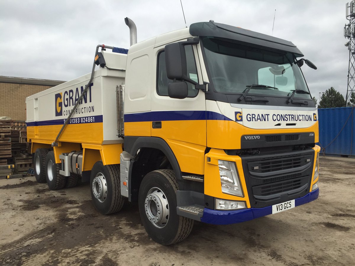 New Volvo tipper on the road today <a href="/VolvoTrucksUK/">Volvo Trucks UK</a> <a href="/MichelinTyres/">Michelin UK</a> @MichelinTruckUK <a href="/HyvaUK/">Hyva UK</a>