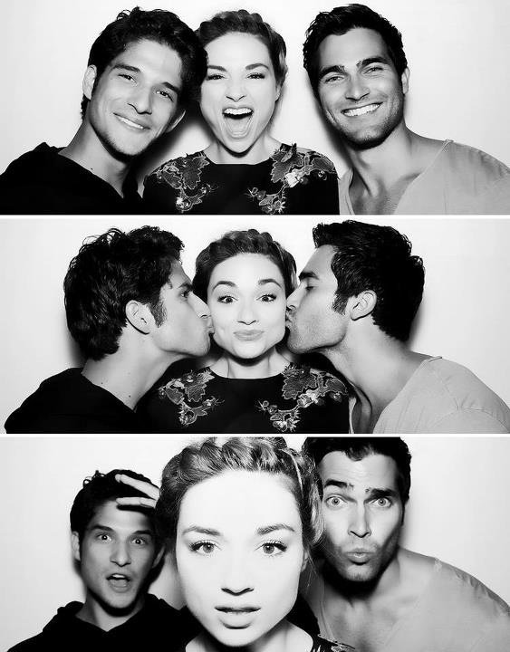 SelenasSunlight's tweet photo. oh god i love them so much💕❤ https://t.co/66MlOskhwy