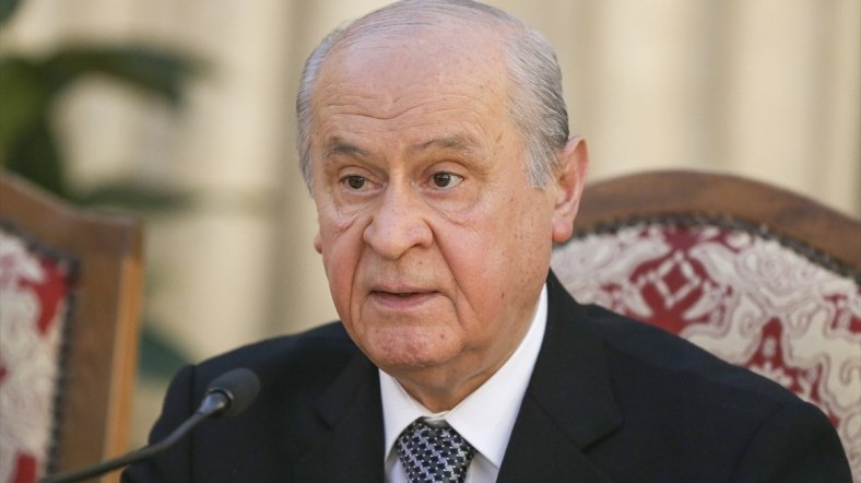 AJTurk's tweet photo. Devlet Bahçeli, Gülen Cemaati'ni MHP'yi ele geçirmeye çalışmakla suçladı. https://t.co/adgfJUHaE9 https://t.co/AwmR5YdxWV
