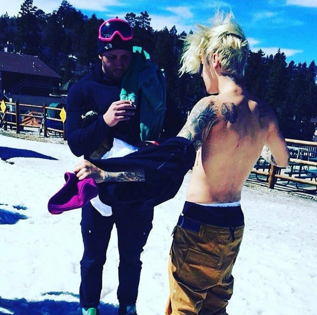 drewxbieberxxx's tweet photo. Birthday Boy 😌 https://t.co/ClciwvOApn