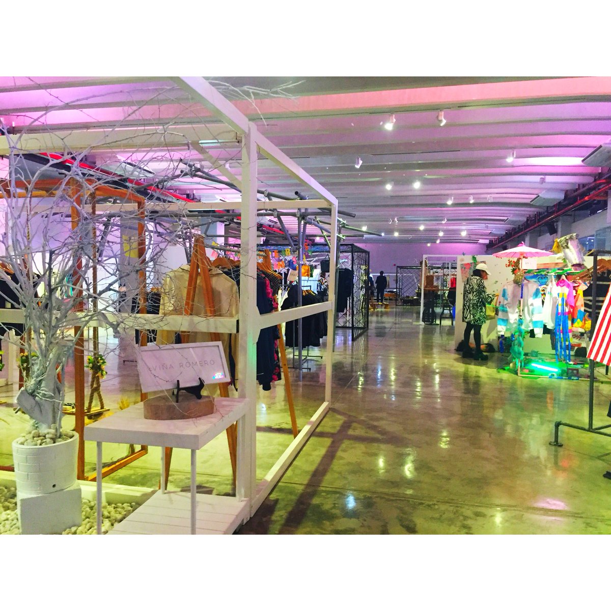 yourqueensimon's tweet photo. In. A. Classy. Bazaar. πΈπΎ #Blogopolis4D https://t.co/UEZyzkTgRs