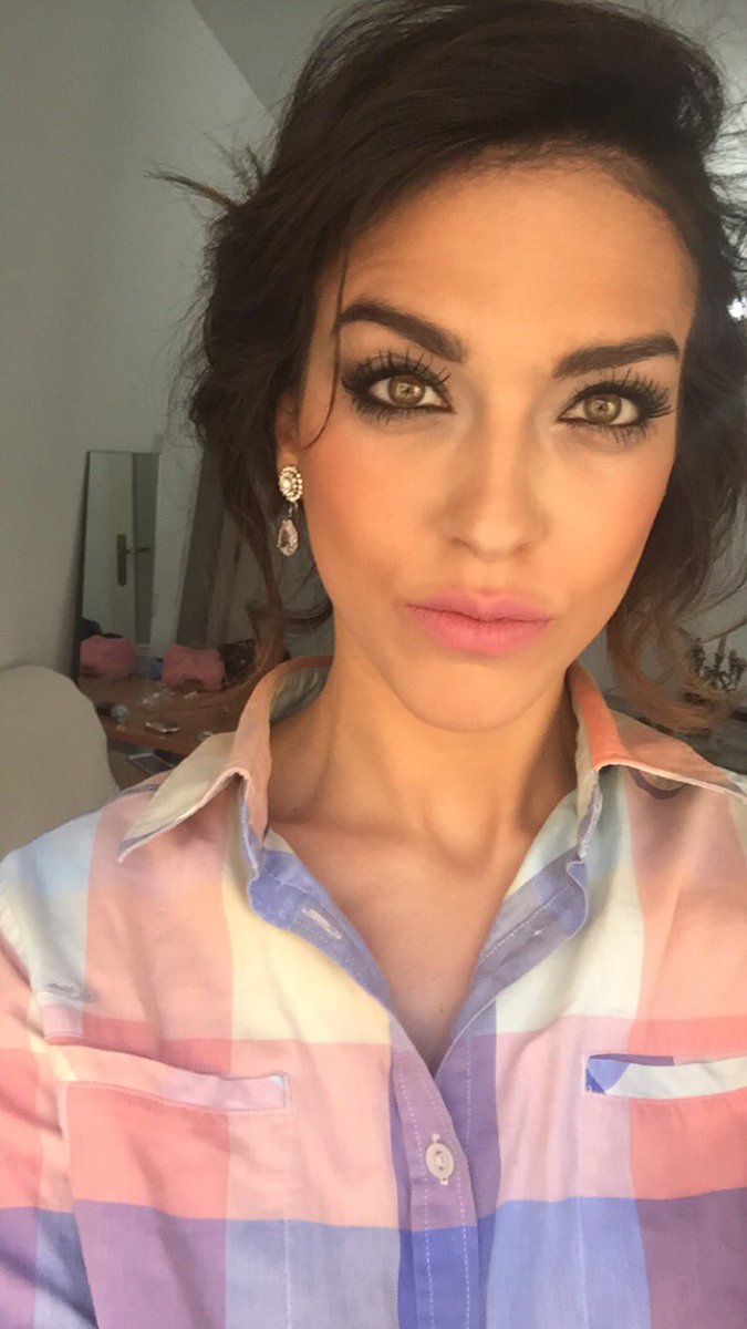 maritriniG's tweet photo. @Sevilla_Beauty #missinternational2016#ccairesur #sevilla_beauty  #sevillamagazine #beautypagent #tokyo #japan 👑👑👑😄 https://t.co/GJPtKiRcMe