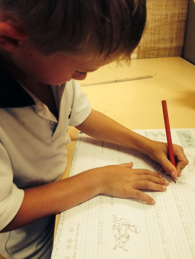 2cJshorland's tweet image. Handwriting- a dying art or is it? #notin2C #finemotorcontrol #developingstyle