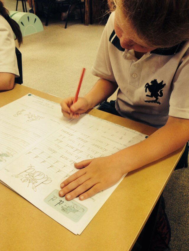 2cJshorland's tweet image. Handwriting- a dying art or is it? #notin2C #finemotorcontrol #developingstyle